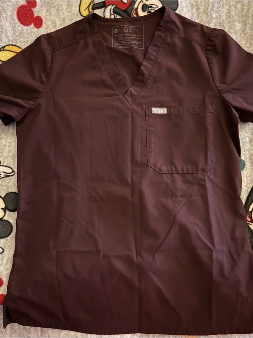 Figs women’s V-Neck Top in Burgundy Plum *TECHNICAL COLLECTION